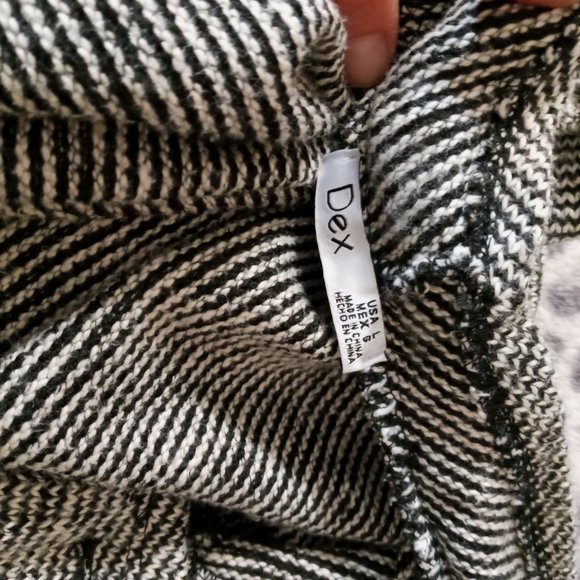 Black and White striped sweater - Picture 5 of 8